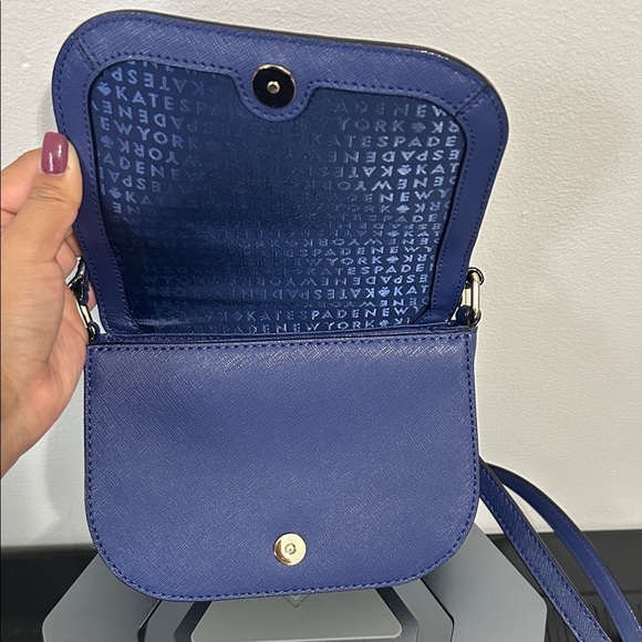Kate Spade Newbury Lane Carsen Crossbody – Navy Blue - like new - Picture 2 of 5